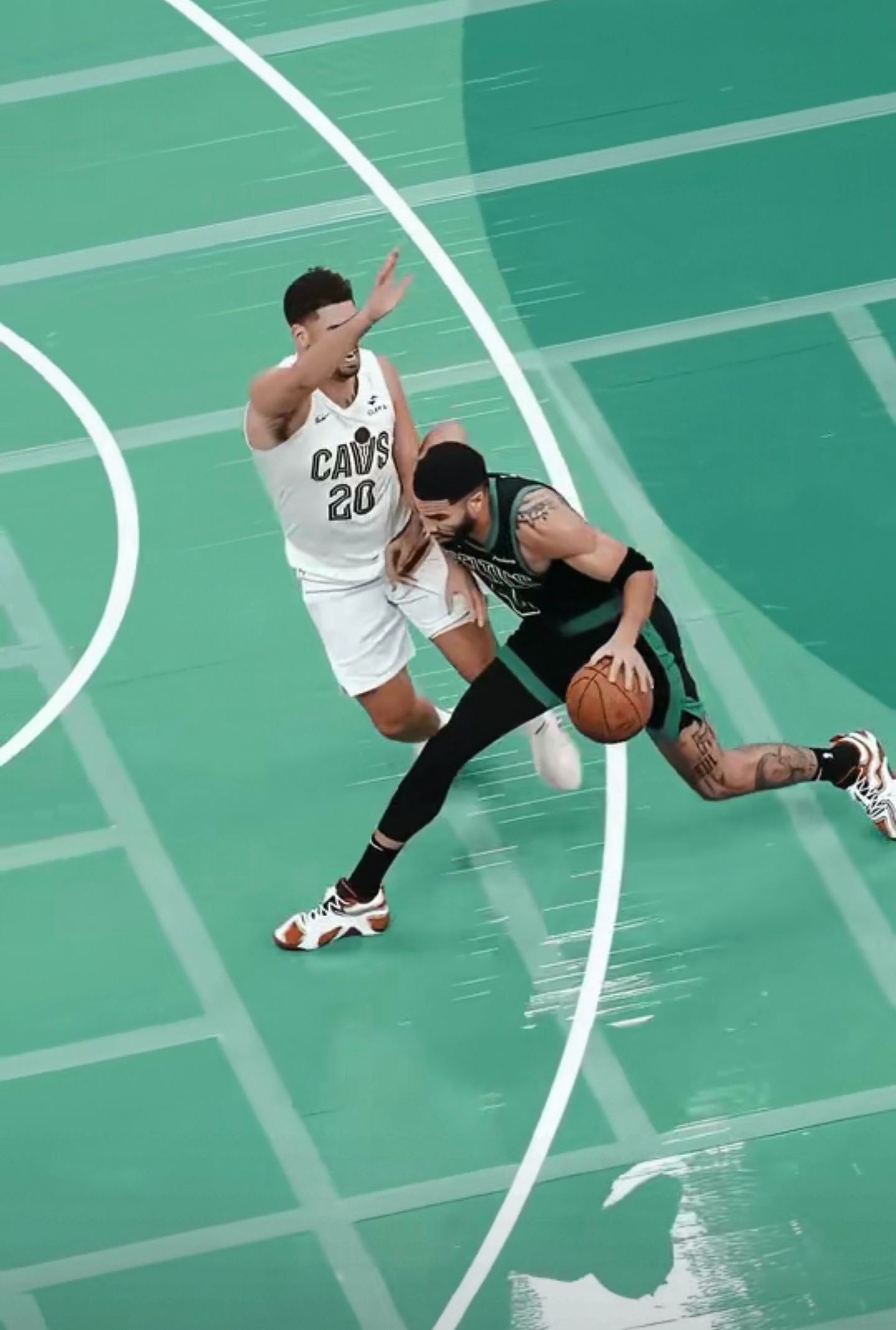 开云- 塔图姆重返赛场,表现优异首场状态出色,快船观众沸腾!观众掌声雷动