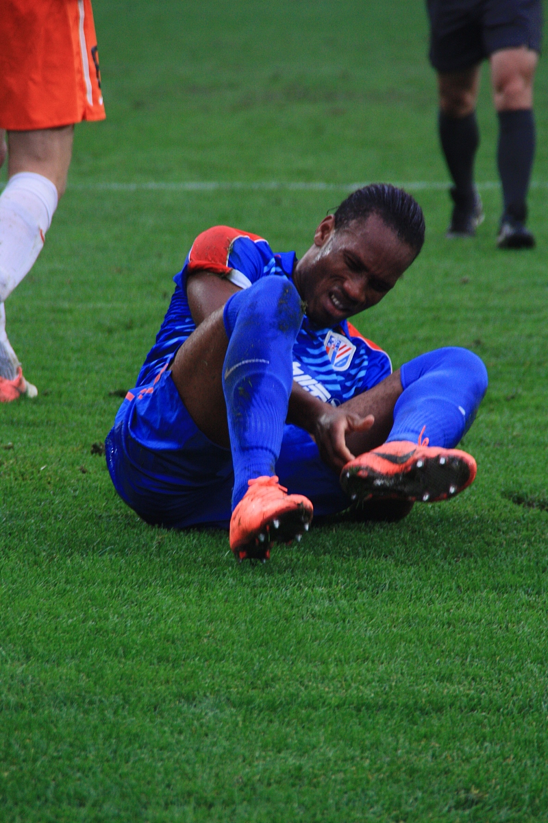 开云体育-姆巴佩在切尔西比赛中败北，精彩发挥引发热议！的简单介绍