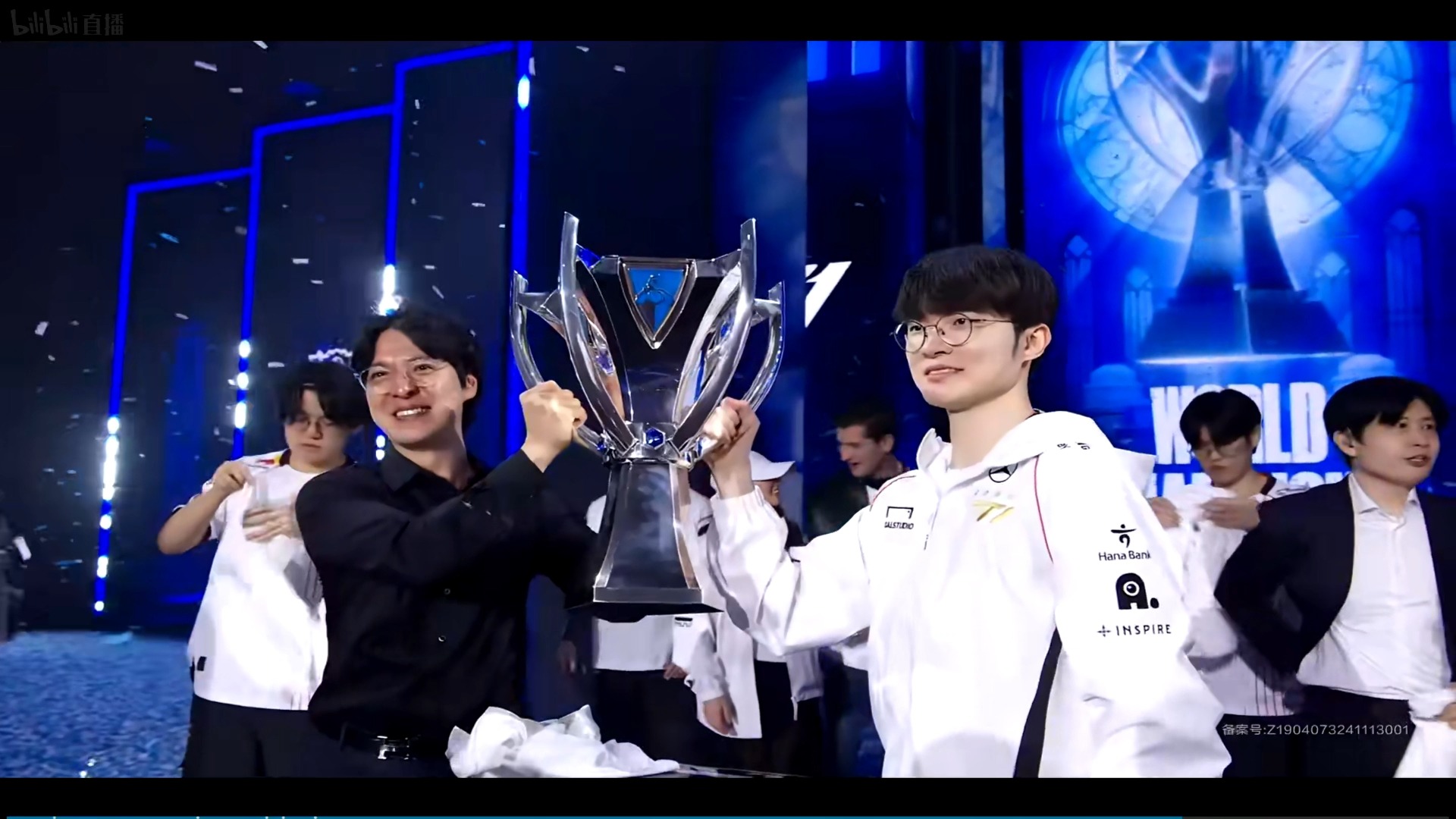 开云体育-Faker迎来十二赛季高光表现，RNG球迷沸腾！的简单介绍